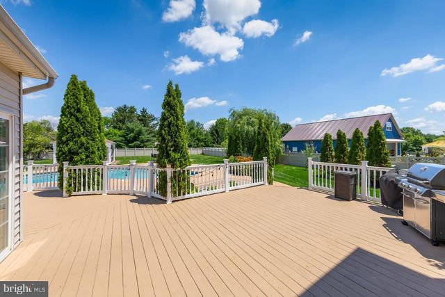 301 LONG MEADOW DR, Mullica Hill, NJ 08062