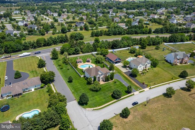 301 LONG MEADOW DR, Mullica Hill, NJ 08062