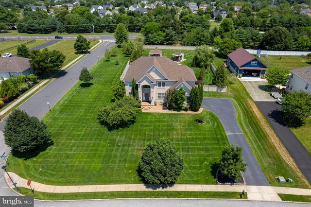 301 LONG MEADOW DR, Mullica Hill, NJ 08062