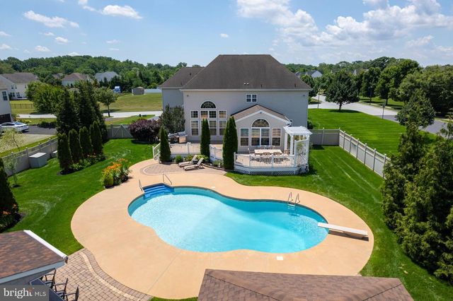 301 LONG MEADOW DR, Mullica Hill, NJ 08062
