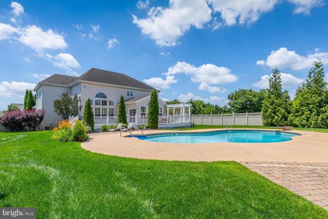 301 LONG MEADOW DR, Mullica Hill, NJ 08062