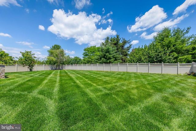 301 LONG MEADOW DR, Mullica Hill, NJ 08062