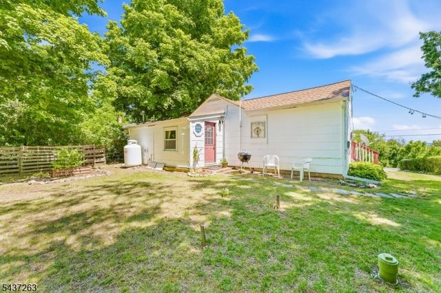 54 Summit Dr, Wantage Twp., NJ 07461