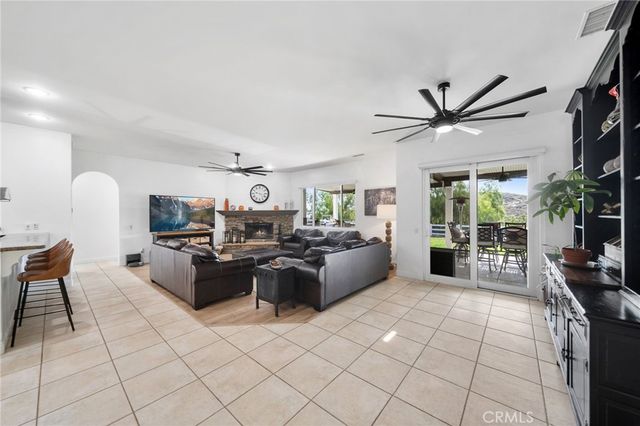 39099 Calle Jojoba, Temecula, CA 92592