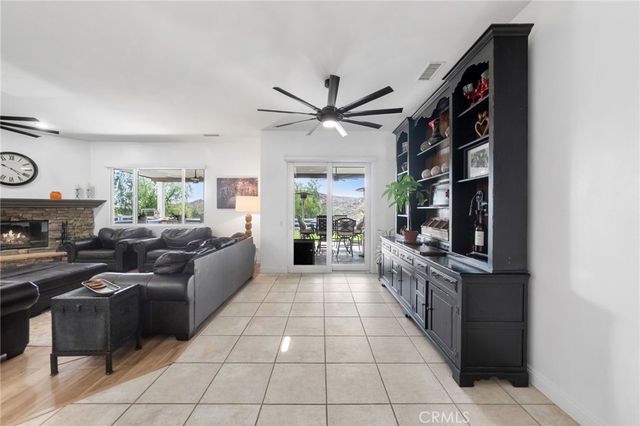 39099 Calle Jojoba, Temecula, CA 92592