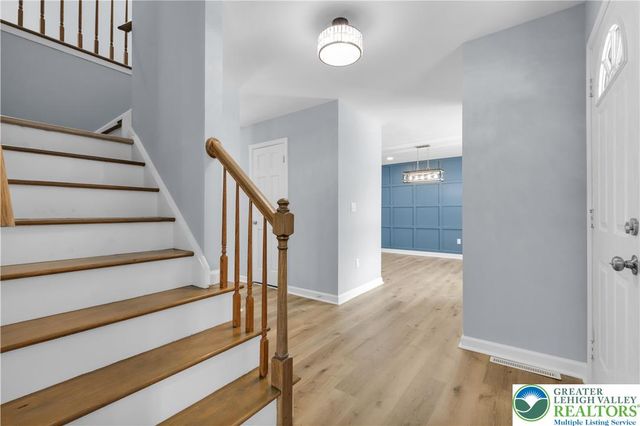 15 Spring Water Court, Easton, PA 18042