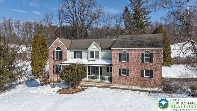15 Spring Water Court, Easton, PA 18042