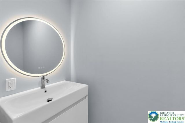 15 Spring Water Court, Easton, PA 18042