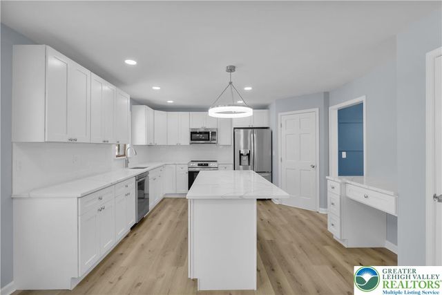 15 Spring Water Court, Easton, PA 18042