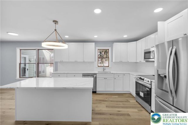 15 Spring Water Court, Easton, PA 18042