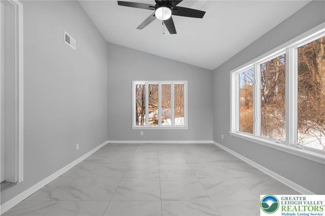 15 Spring Water Court, Easton, PA 18042