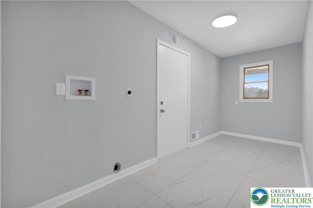 15 Spring Water Court, Easton, PA 18042