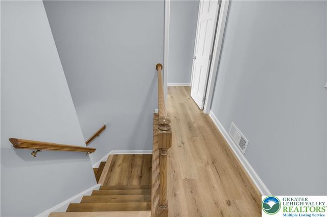 15 Spring Water Court, Easton, PA 18042