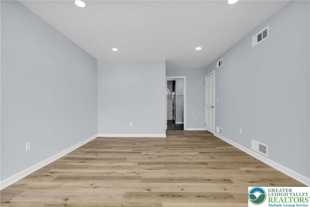 15 Spring Water Court, Easton, PA 18042