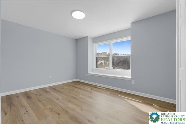 15 Spring Water Court, Easton, PA 18042