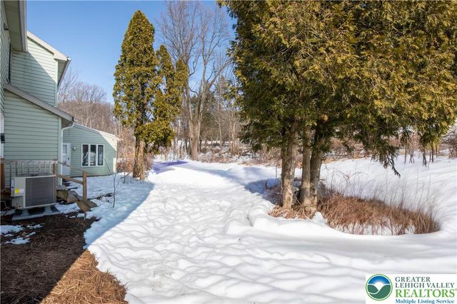 15 Spring Water Court, Easton, PA 18042