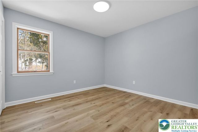 15 Spring Water Court, Easton, PA 18042