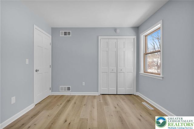 15 Spring Water Court, Easton, PA 18042