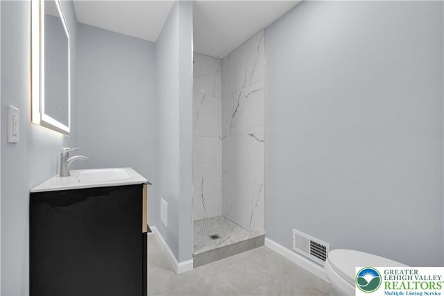 15 Spring Water Court, Easton, PA 18042