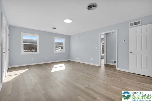 15 Spring Water Court, Easton, PA 18042