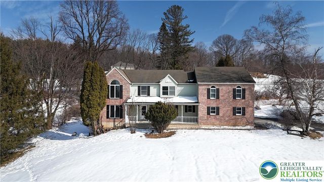 15 Spring Water Court, Easton, PA 18042