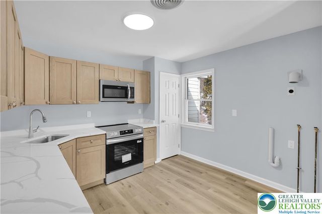 15 Spring Water Court, Easton, PA 18042