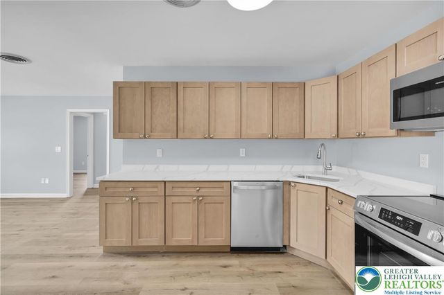 15 Spring Water Court, Easton, PA 18042