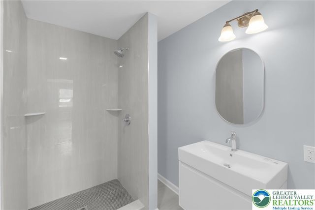 15 Spring Water Court, Easton, PA 18042