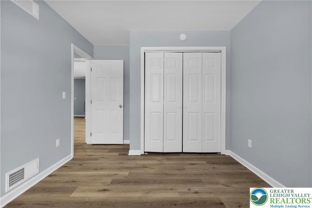 15 Spring Water Court, Easton, PA 18042