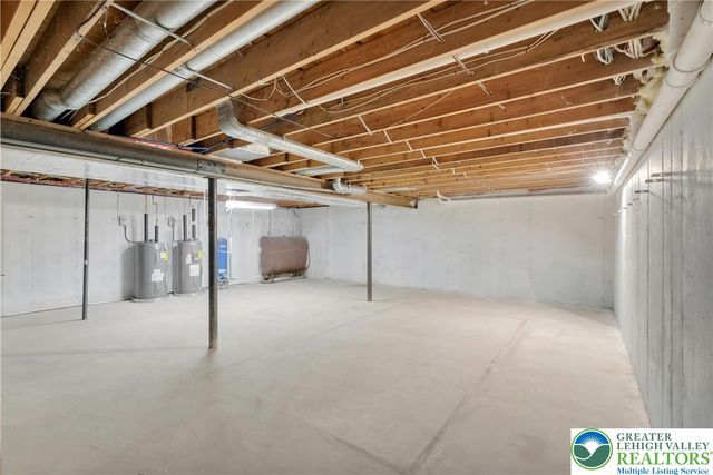 15 Spring Water Court, Easton, PA 18042