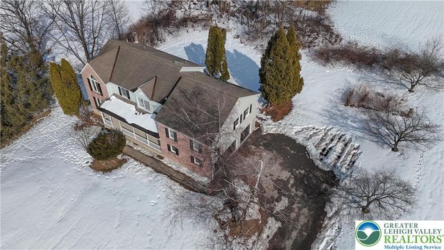 15 Spring Water Court, Easton, PA 18042