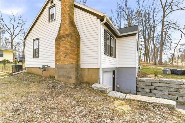 950 2nd Street, Baraboo, WI 53913