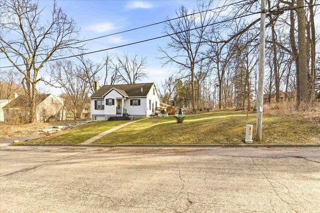 950 2nd Street, Baraboo, WI 53913