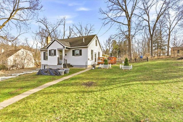 950 2nd Street, Baraboo, WI 53913