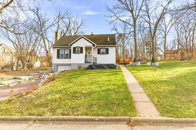 950 2nd Street, Baraboo, WI 53913