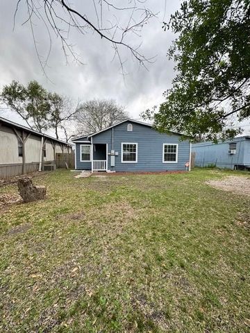 1405 Rice Street, Alvin, TX 77511