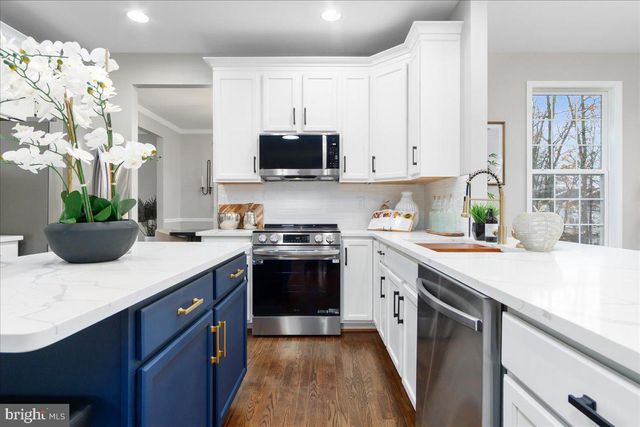 227 RIPPLING WATERS WAY, Falling Waters, WV 25419