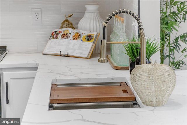 227 RIPPLING WATERS WAY, Falling Waters, WV 25419