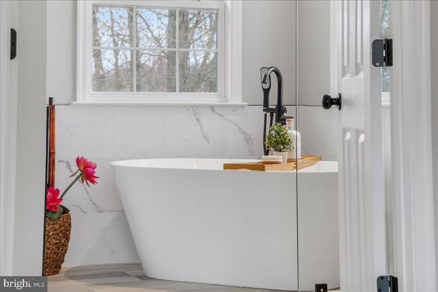 227 RIPPLING WATERS WAY, Falling Waters, WV 25419