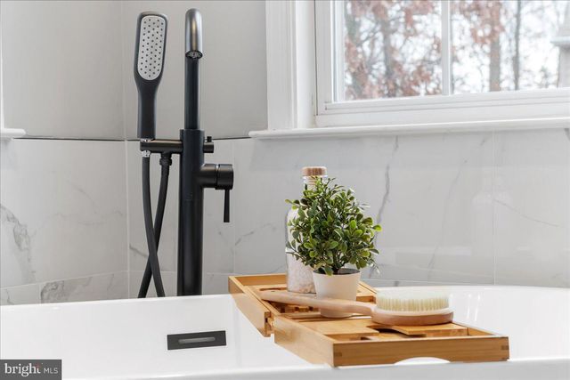 227 RIPPLING WATERS WAY, Falling Waters, WV 25419