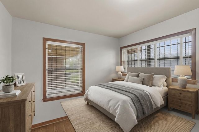 10229 Royal Oaks Drive, Houston, TX 77016