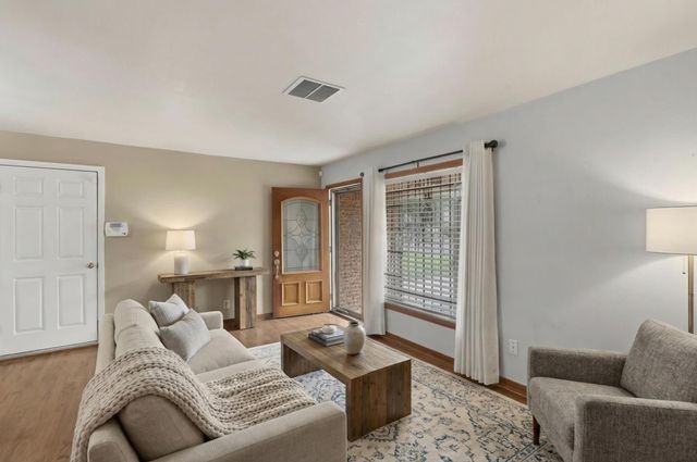 10229 Royal Oaks Drive, Houston, TX 77016