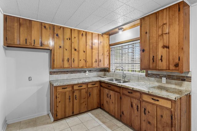 10229 Royal Oaks Drive, Houston, TX 77016