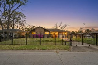 10229 Royal Oaks Drive, Houston, TX 77016