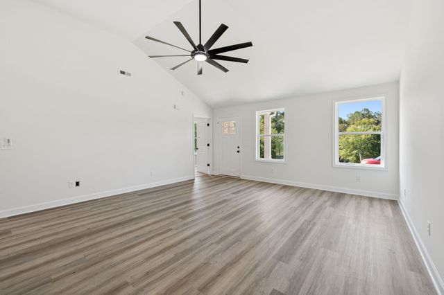 289 Dogwood Circle, Smithville, TN 37166