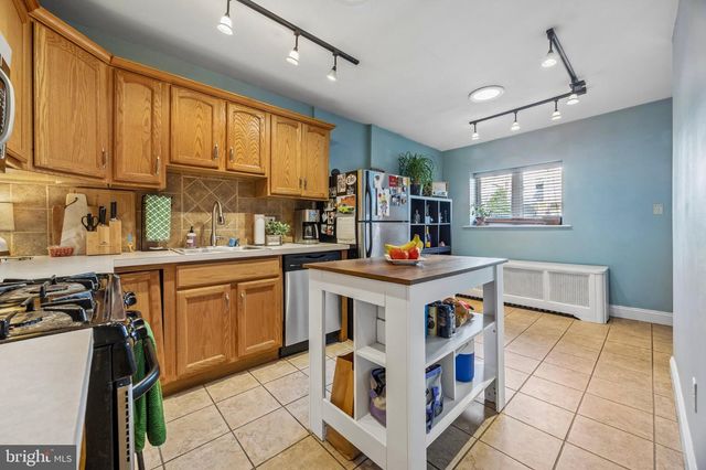 166 GRAPE ST, Philadelphia, PA 19127