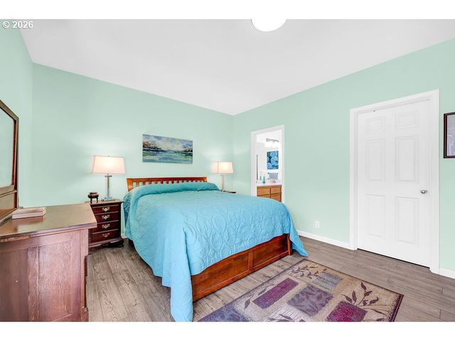 5930 ST HELENA St, Eugene, OR 97402
