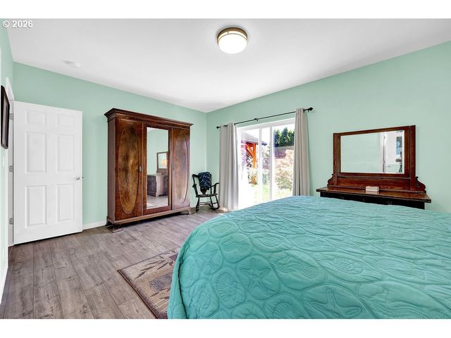 5930 ST HELENA St, Eugene, OR 97402
