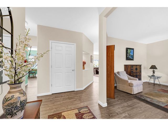 5930 ST HELENA St, Eugene, OR 97402