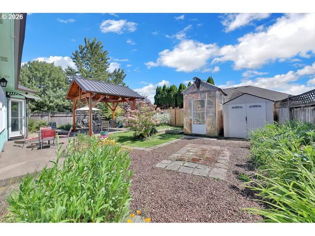 5930 ST HELENA St, Eugene, OR 97402